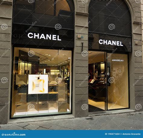 boutique chanel in italy.